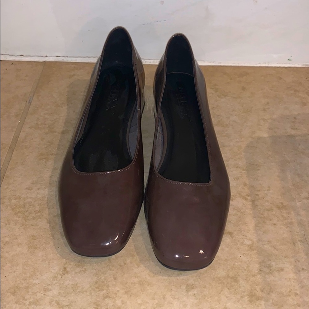 Brown heeled dress shoes